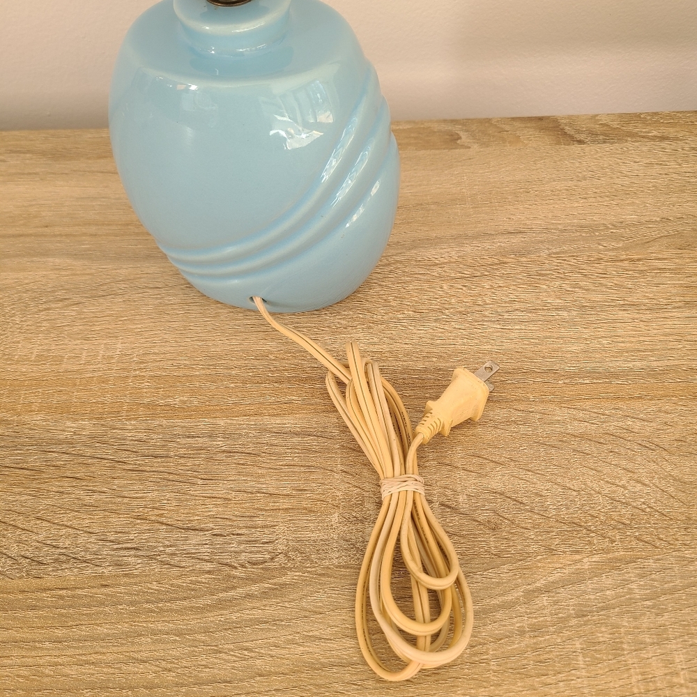 VINTAGE Pastel Lamp - Picture 3 of 3
